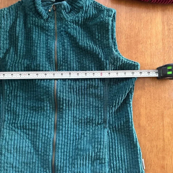 Woolrich Ladies Pair of Vests (2) Size Large. Blue and Red - Picture 10 of 13